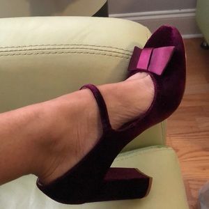Kate Spade velvet bow heels😍